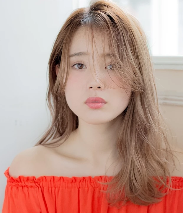 13トーンの髪色 ヌーディベージュ