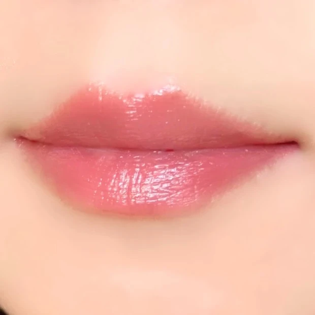 リップモンスター新色 19 口染めライチの甘い罠のスウォッチ イエベ