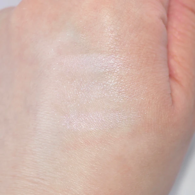 キャンメイク(CANMAKE)プランぷくコーデアイズ 02 サクラプランぷく スウォッチ