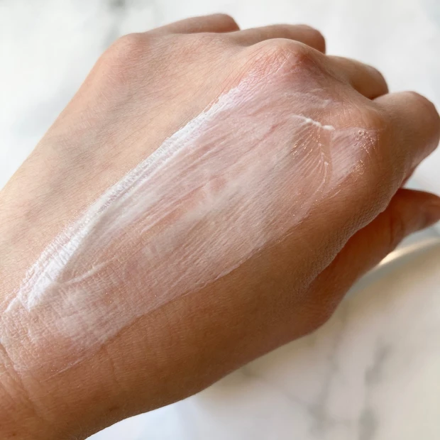 紫外線から肌を守って、潤いある明るいハリ肌に♡♡"DEW ブライトニングライン"から日焼け止め美容液が新誕生!!_2_2