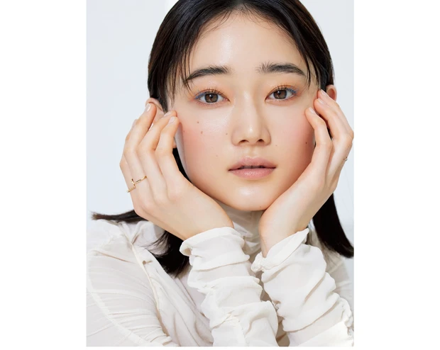 トレンド感を一気に高める寒暖色MIX