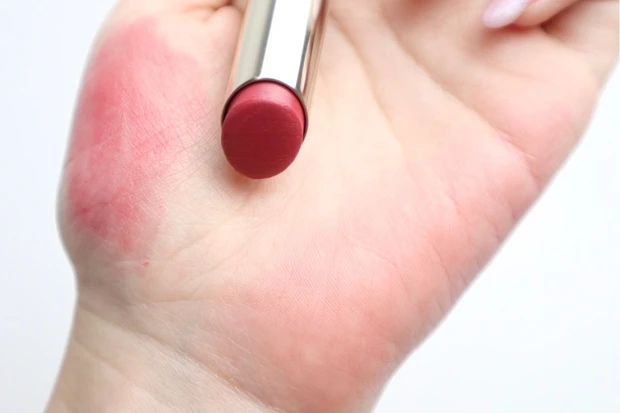 エトヴォス ミネラルシアーマットルージュ トーキーピンク スウォッチ