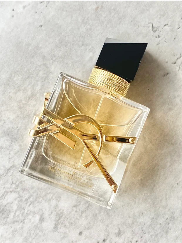 香水　フレグランス　パフューム　香り　オーデトワレ　イヴ・サンローラン　リブレ