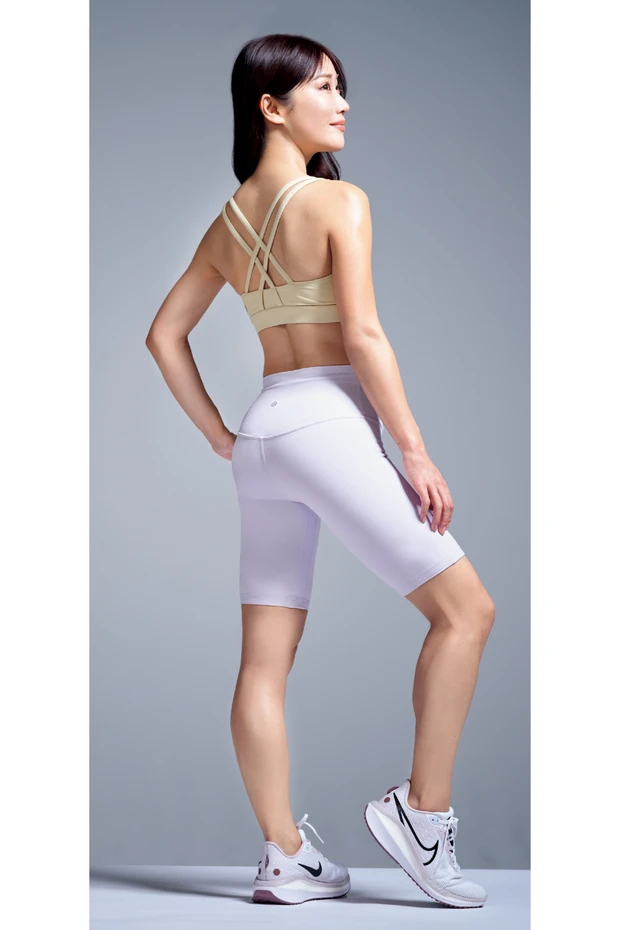 瀬戸麻実さん＆クレイジーココさんの自慢の筋肉を披露！ PhotoGallery_1_4