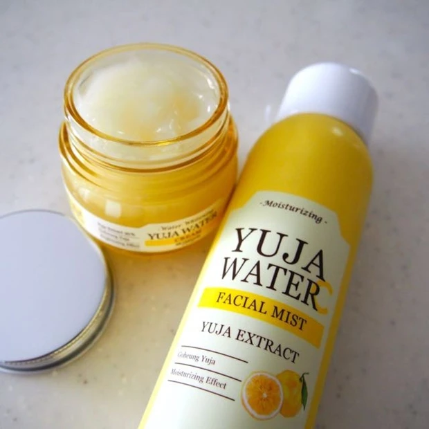 お風呂もゆず、肌にもゆず。ゆずコスメで香りが一番良かった、本物のゆずの香り。ゆず湯の後は香料不使用、オーガニックゆずのスキンケア スキンフード「ゆず ウォーターC フェイシャルミスト 」「ゆず ウォーターCクリーム」