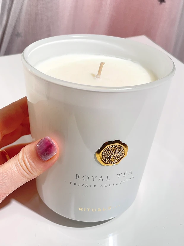 金のスタンプが可愛い