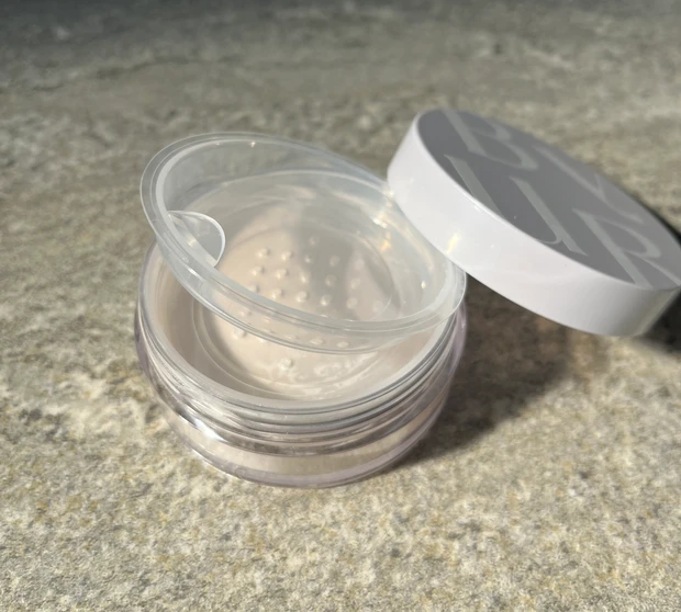 バイユア　ByUR  韓国コスメ　Qoo10 メガ割　石井美保　フェイスパウダー　パウダー　パール　新作　スウォッチ　口コミ