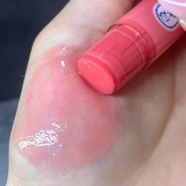 メンソレータム リップフォンデュ 新色 ロゼピンク スウォッチ 色味イメージ