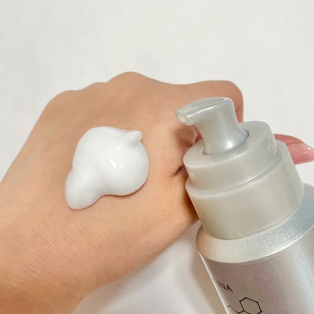 ソフィーナiP 　水光ピーリング泡セラム　レビュー