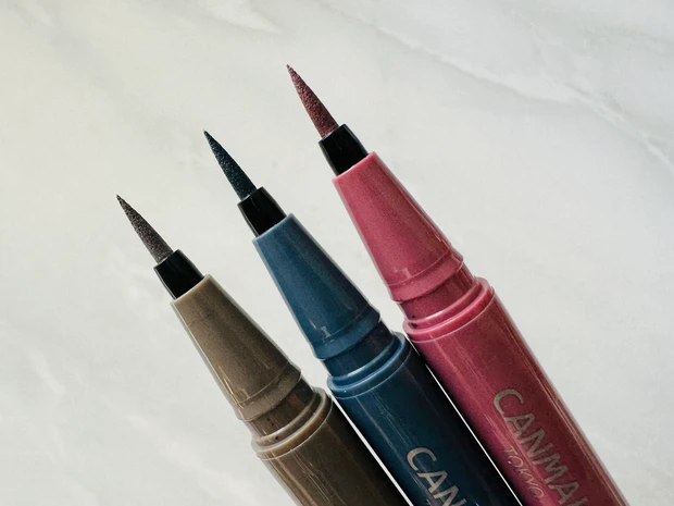 CANMAKEのトキメキトゥインクルアイライナー