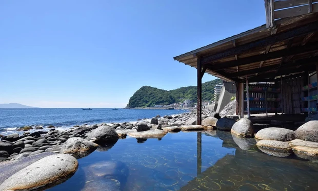 ひとリート 【静岡】目の前に大海原が広がる！「黒根岩風呂」