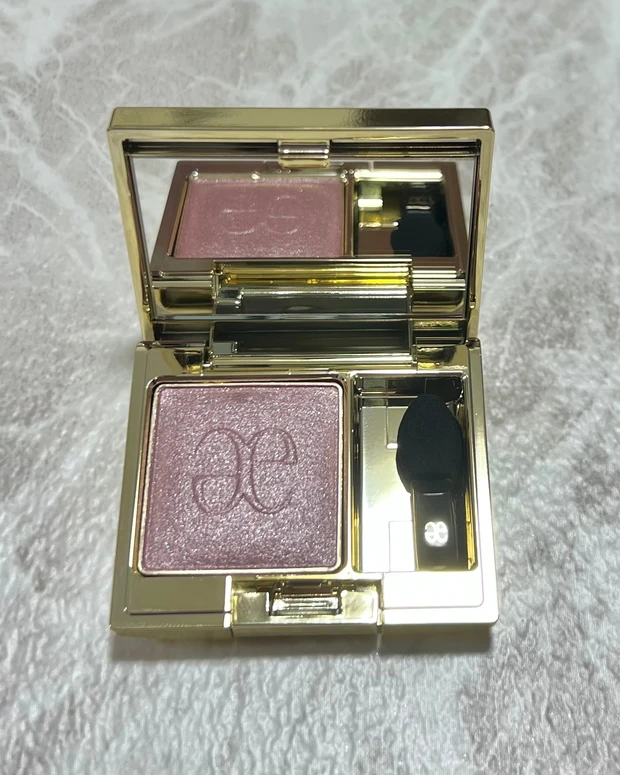 ブルベさんにおすすめ!儚げな色気のある目元が作れる!エレガンスプレジールアイズcolor11ウォームパープル_1