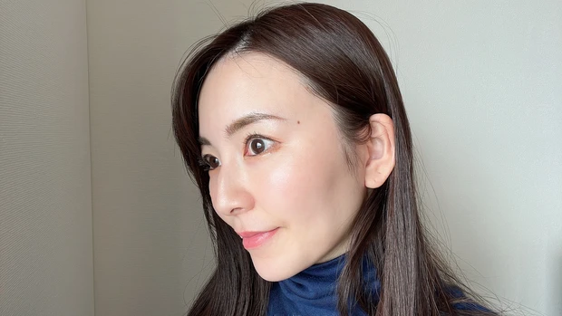 【ディオール】艶々美肌に見えるパウダーハイライト_4