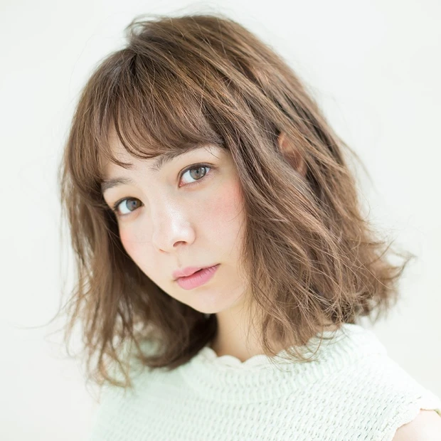 ポイントは重めライン×抜け感☆ 最新ロブでおしゃれ顔宣言!