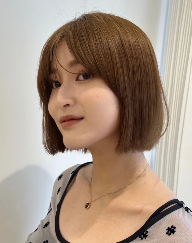 ヘアカタログ　ボブ　ボブヘア　前髪あり　サイド