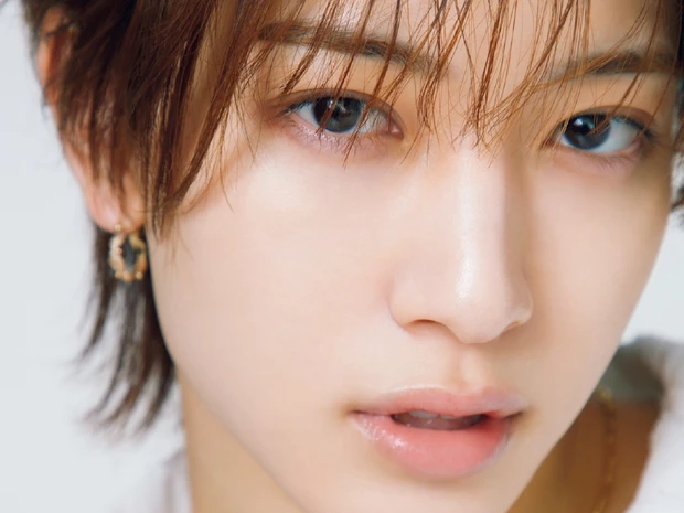 【KEY TO LIT(キテレツ)中村嶺亜さん】アイドルを超えてもはや美容家。最新・最愛ブライトニング& UVコスメ10選を発表