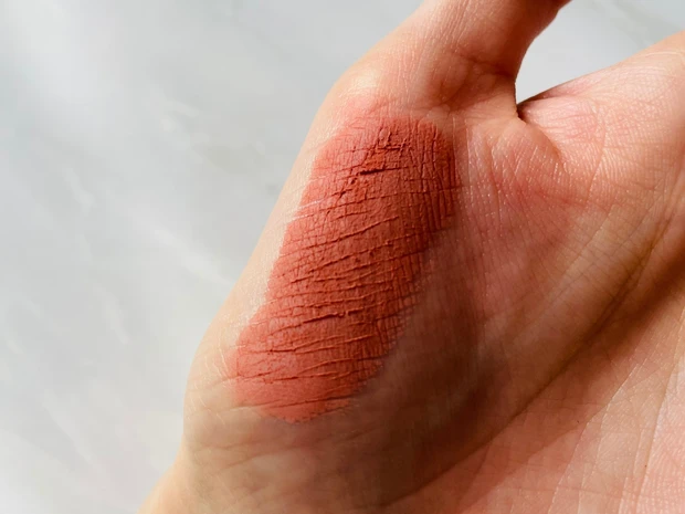 クリオ プロブラッシャーパレット 001 ミュートペタルのスウォッチ