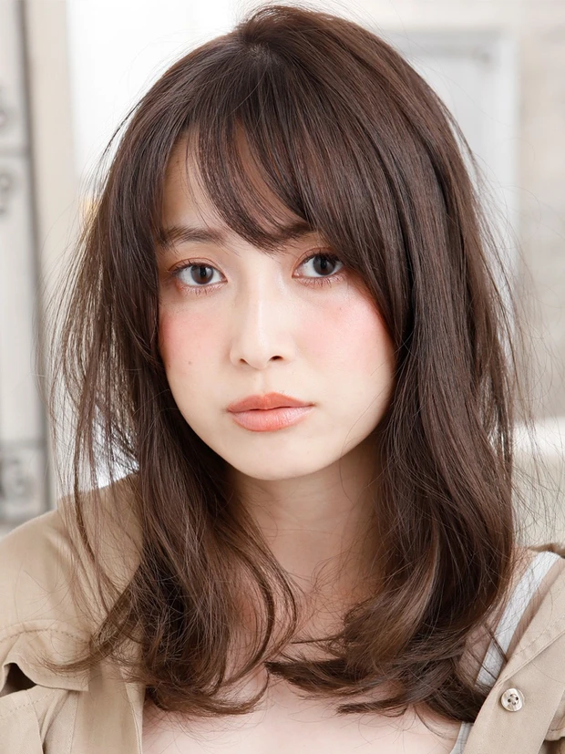 サイドバング ロング 小顔効果バツグンのサイドバングで、一枚ウワテなおしゃれロングに!