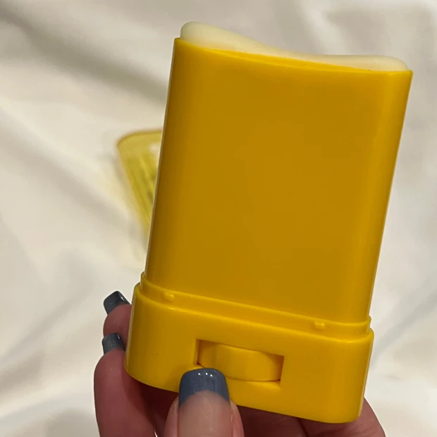 パウダリーアロエUVスティック　使い方