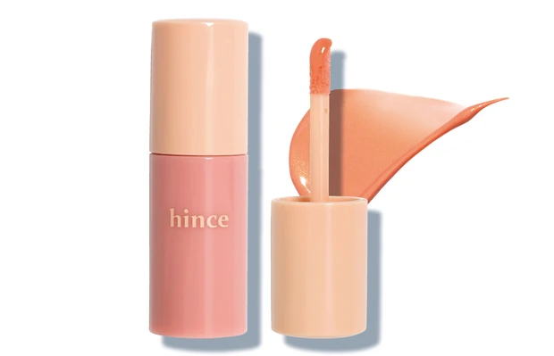 肌に溶け込むナチュラルでツヤっぽい発色がいい！