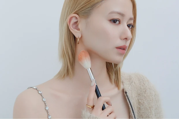 マキア　山本舞香のBeauty Script　秋メイク　2025　How to シェーディング