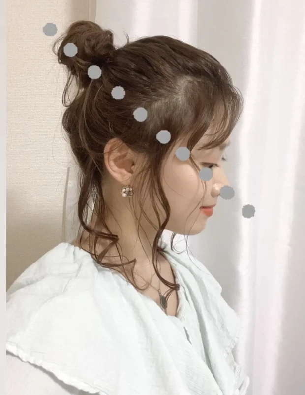 美容師直伝。ヘアゴム2つで、夏の大人かわいいヘアアレンジのコツ_6