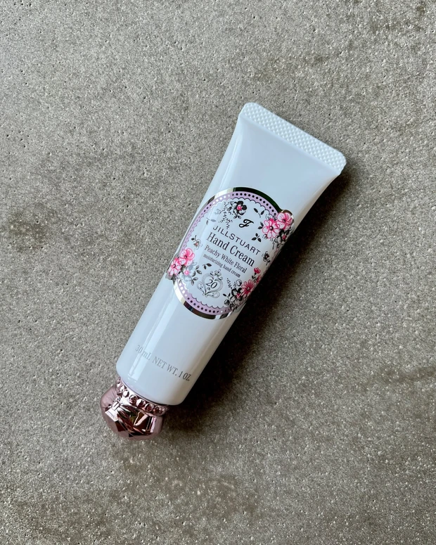 ジルスチュアート ピーチー ホワイトフローラル ハンドクリーム