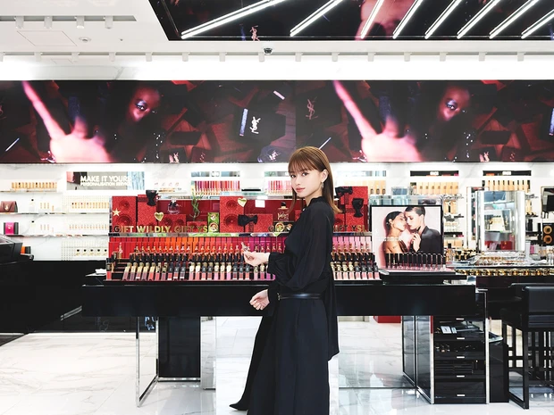 センスの見せどころ! 山本舞香さんがYSLで世界でひとつだけのオリジナルリップをデザインしてみました