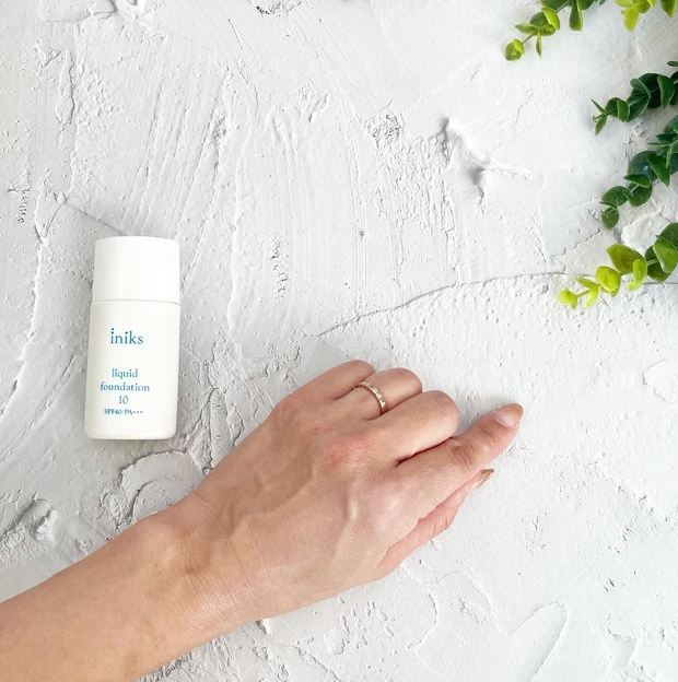 皮膚科学研究から生まれた!!敏感肌に優しい!!『iniks/イニクス』ファンデーションはもうこすらない!!摩擦ダメージゼロ✨_3