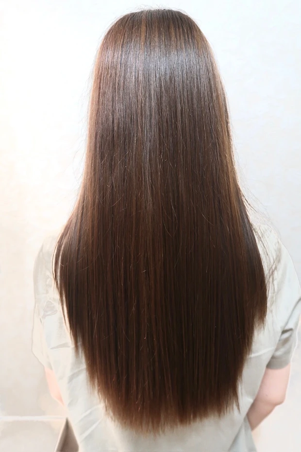 Aujua  ​インメトリィ フィックスコンセントレート セラムを使用後の髪