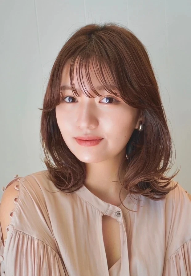 伸ばしかけ　髪型　ロブ　30代・40代に似合う大人のロブヘア