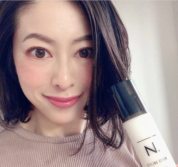 【盲点になりがちな美容の重要パーツ】一度出会ったらやめられない!夏もオイルで簡単&かしこくヘアセット。ごわつき、ダメージが気になったSOSヘアの救世主的存在に♡【エヌドット】_4