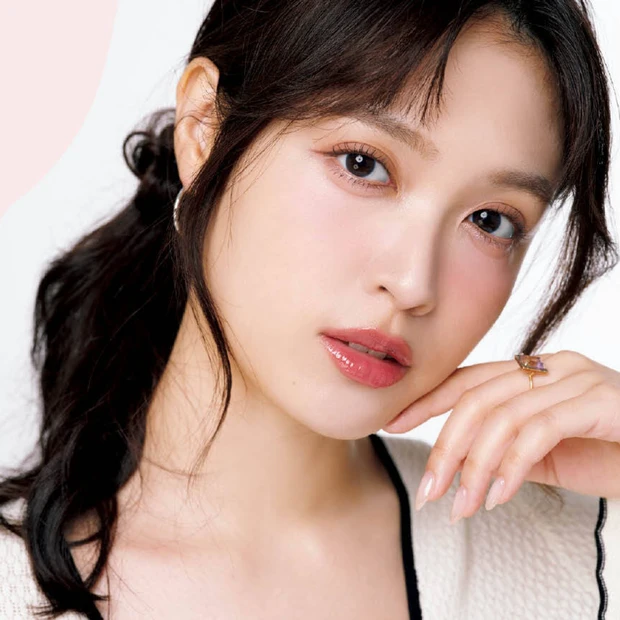 【アイドルまつ毛の作り方保存版】くるんとカール&束感がポイント。佐々木れ…