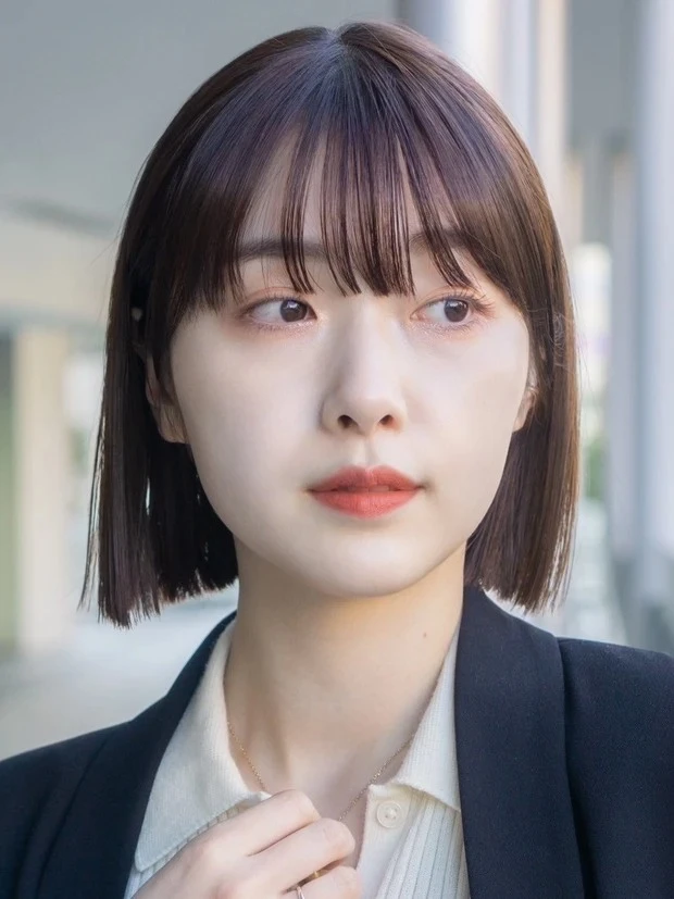 【卵型さんにおすすめの髪型】ボブヘア編_【卵型×ボブへア】ほんのりモードがお洒落な大人のきれいめボブ