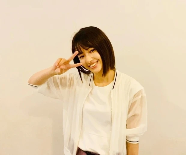 『約2ヶ月ぶりに撮影が再開された初日、控え室にて。改めて演じることの楽しさを感じることができました』（舞香さん）