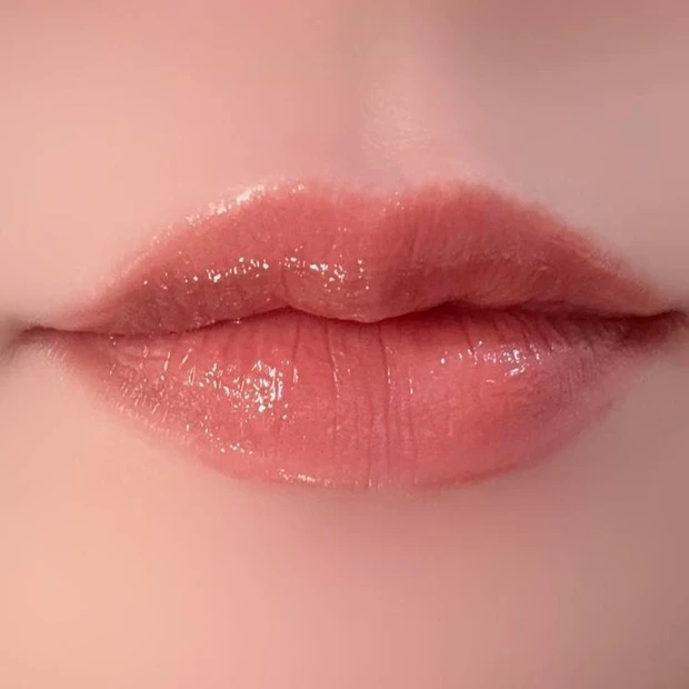 リップモンスター クリスタルポッド CP02 ピンクファントムをブルベがスウォッチ