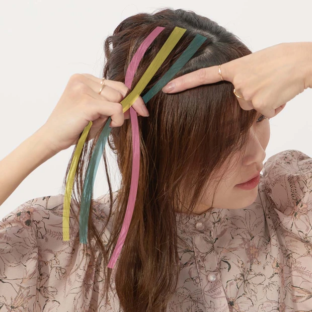 【セルフヘアアレンジ】動画で学ぶ! くるりんぱ、ロープ編み、Uピンの留め方、編み込みの正しいやり方とコツを人気美容師AYAMARさんが解説_20