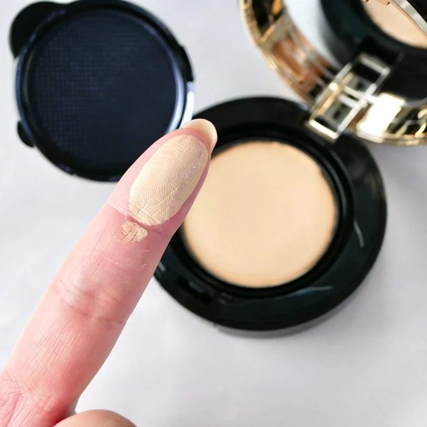 SUQQU(スック)グロウクリームコンパクト スウォッチ