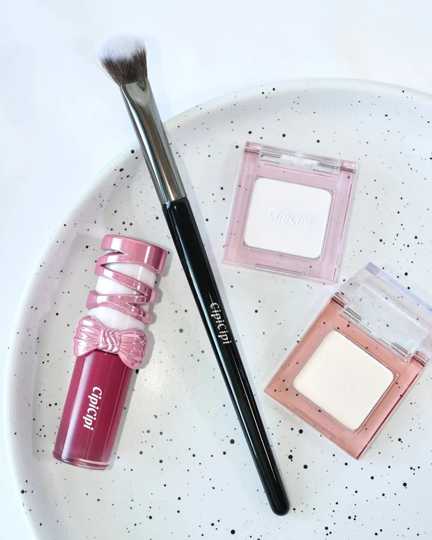 シピシピ 新作ハイライター、ティント、ハイライト専用ブラシ