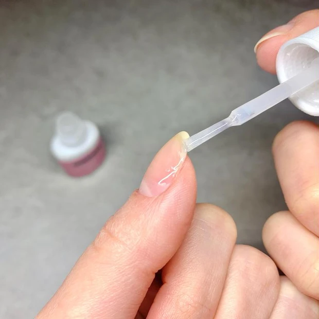 セルフネイル 自爪 亀裂 亀裂対処法 ネイルケア 爪補強