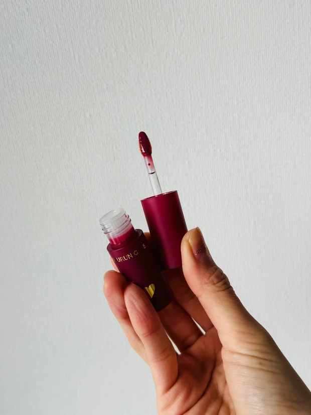 b idolのちゅるるんグロス 03 ディナーチェリー