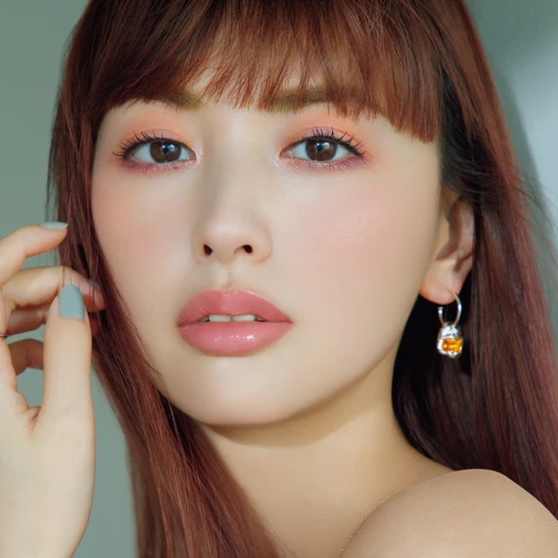 岡野瑞恵×鈴木えみ。ベスコス受賞・ルナソルのアイパレットを主役に大人のカ…