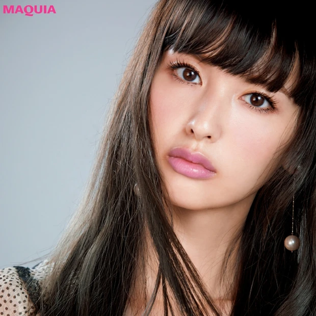 この秋注目カラーはウォーミィピンク。可憐な空気をまとう最旬メイク＆テクニ…