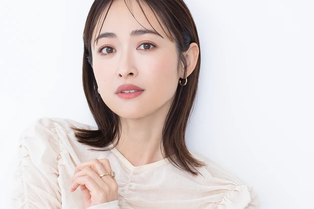 実力派アーティスト犬木 愛さんが提案! キャンメイク「マシュマロフィニッシュパウダー ~Abloom~」を完璧に使いこなす方法