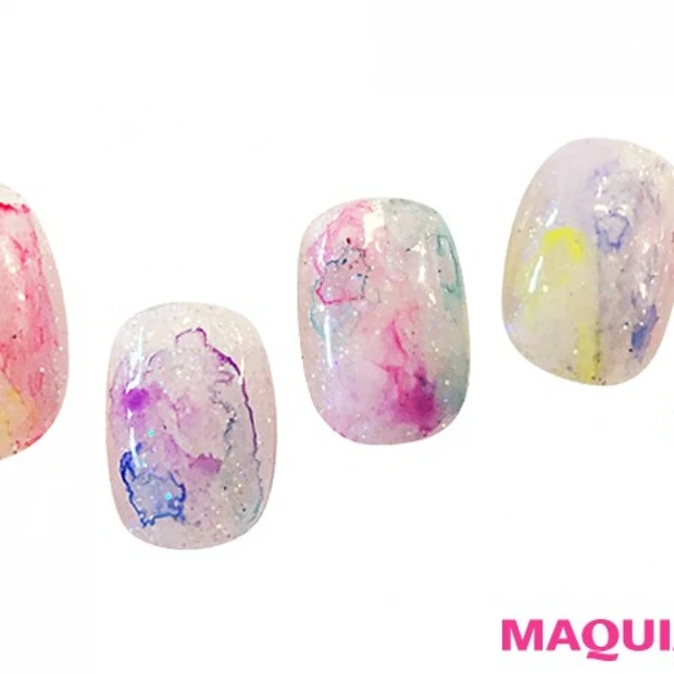 水彩画のような淡いタッチが幻想的♡ 「クリアネイル」