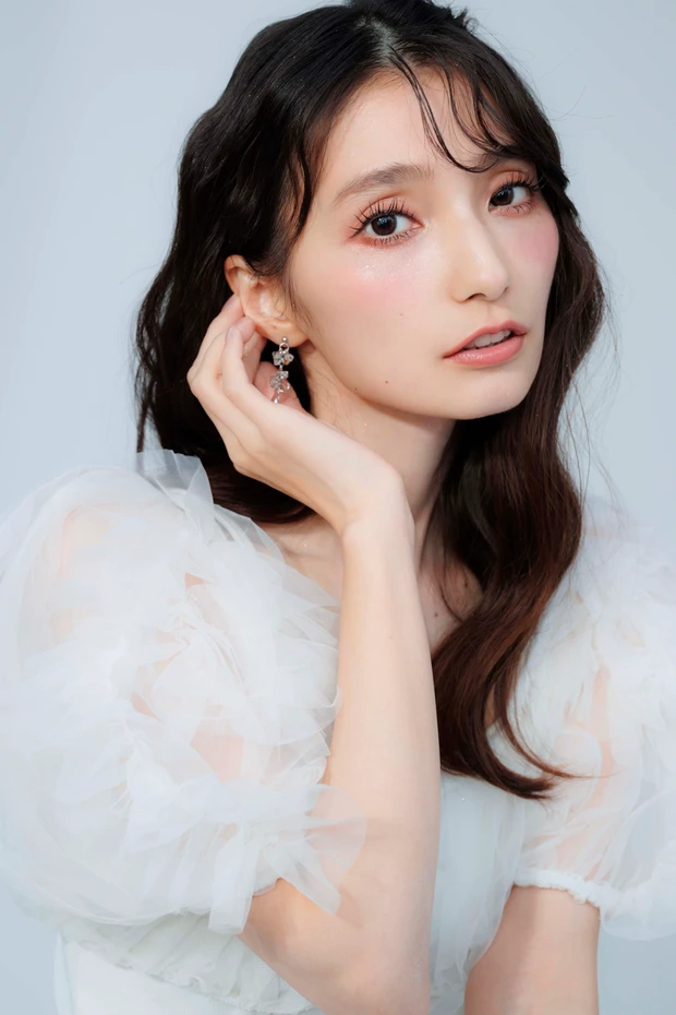 人気声優の美容を深掘り♡Say! You! Beauty」第13回：高野麻里佳さん【まつ毛を主役にした彫深ドールメイク】 |  マキアオンライン(MAQUIA ONLINE)