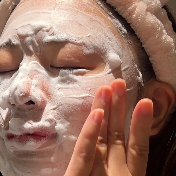 【正直レポ】小田切ヒロさん絶賛！ONE BY KOSE/ポアクリア スクラブ ウォッシュを使ってみた