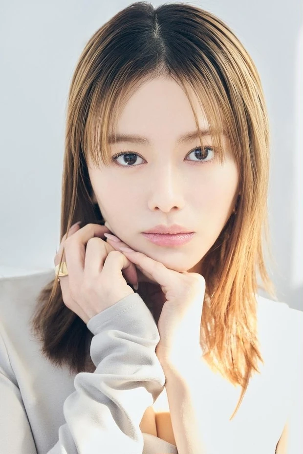 【8位】山本舞香さんが大人の【白湯メイク】でナチュラルなのに清純美人な印象に