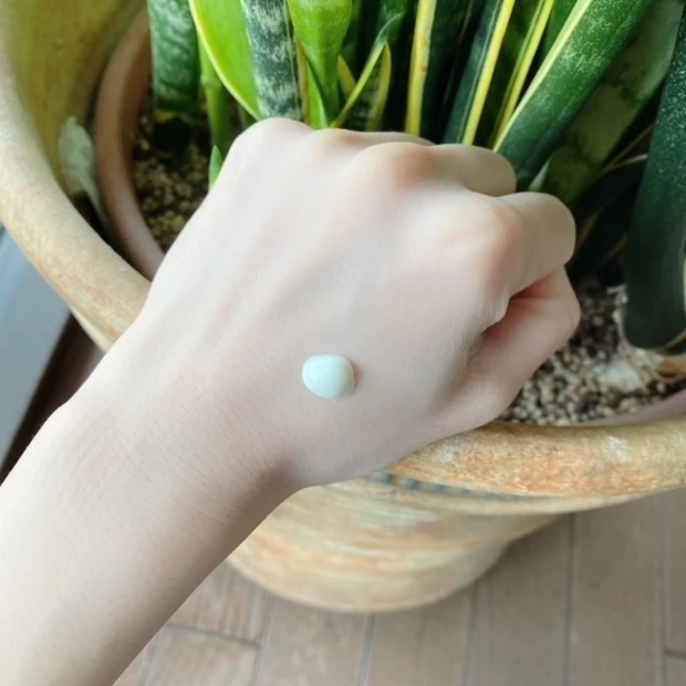 みずみずしいつけ心地でお肌のうるおいUP♡そのうえ透明感も！【3月16日発売♡】～DEW ブライトニングUVデイエッセンス～_2_1