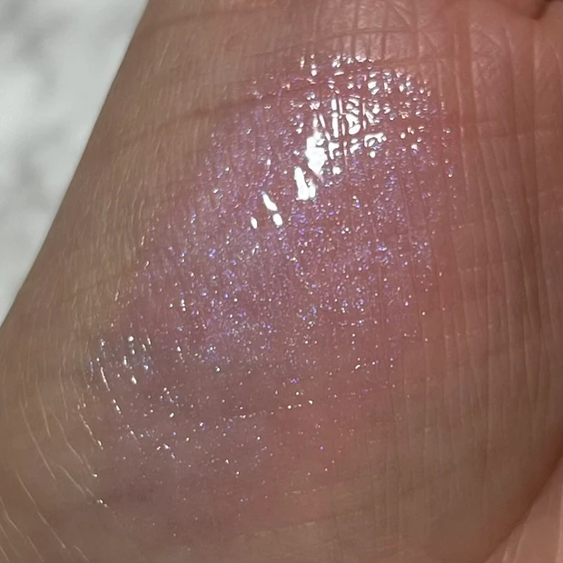 ブルベさん必見‼︎あったら即買い推奨!ブルーの輝きを秘めたベビーピンク【アディクション リップ オイル ティント
“アウト オブ ユア シェル” 102 Hopeful】_2_2